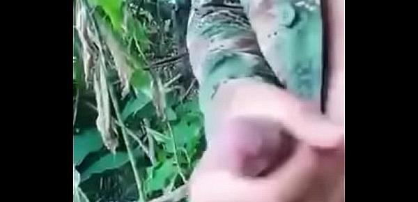  Hetero Andrés militar masturbandose